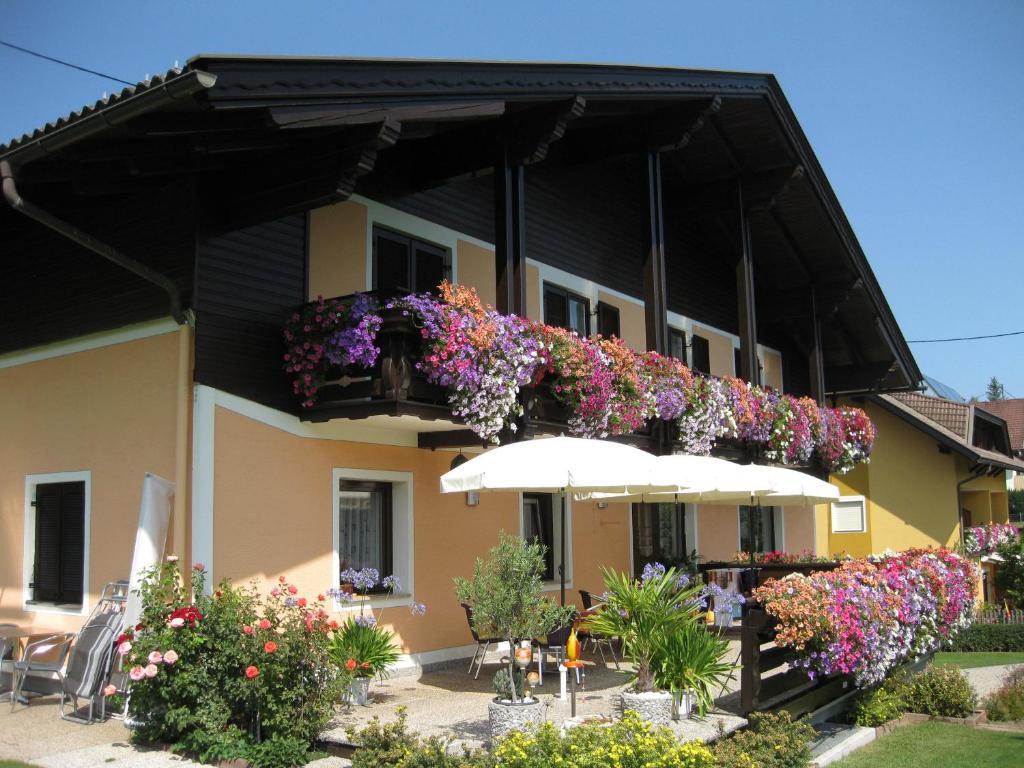 Gaestehaus Stroitz Drobollach am Faakersee Exterior photo